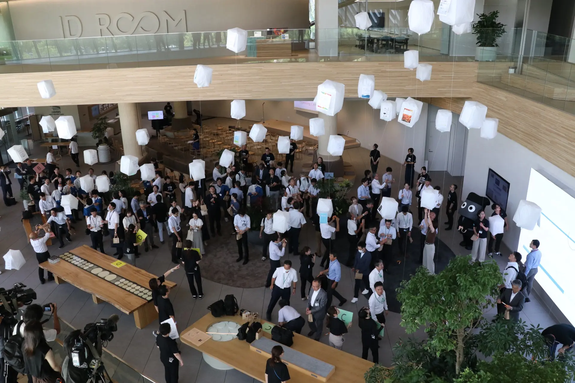 DIVERSがグランドオープン