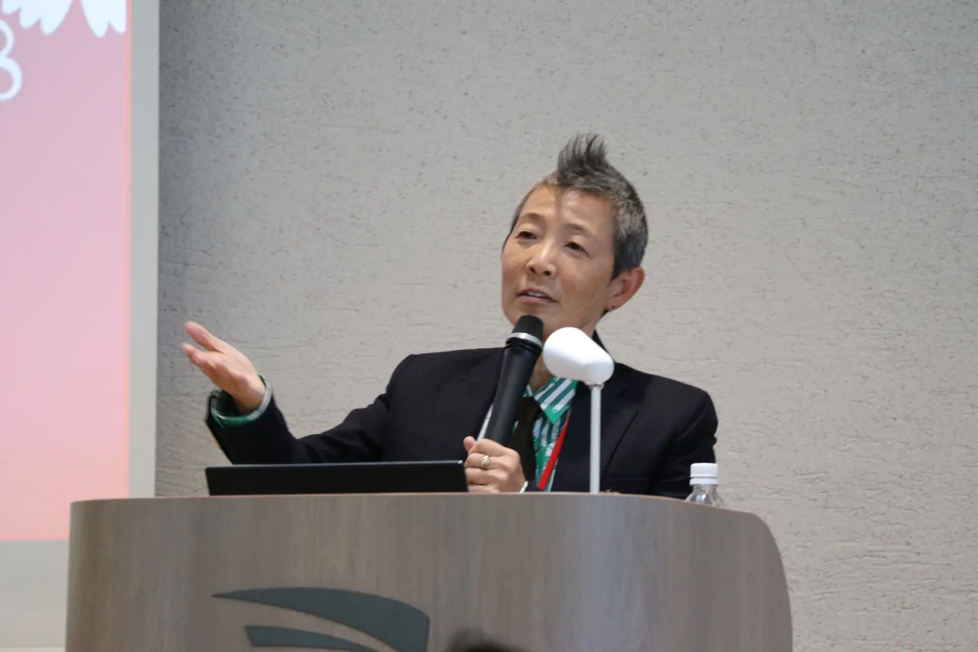 女性の健康についての講演会を開催