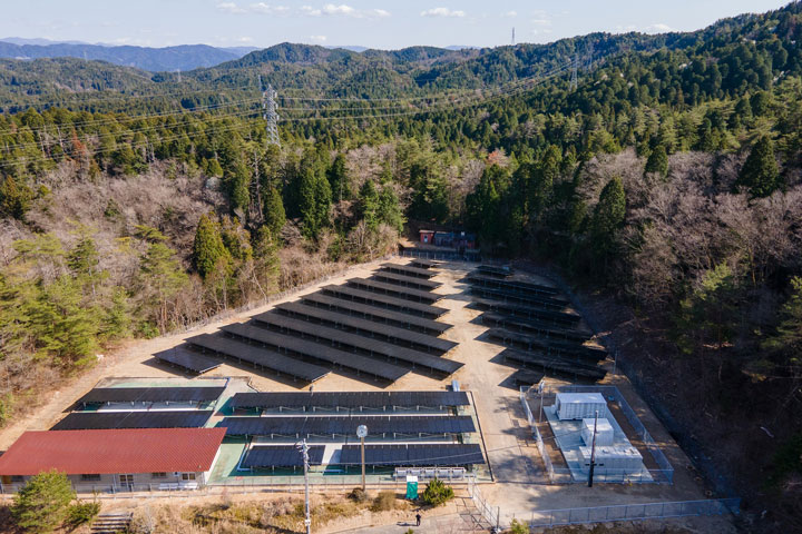 恵那電力の太陽光発電設備の一つ