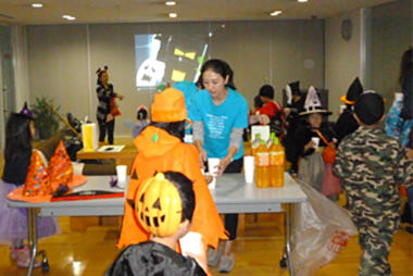 子ども会のハロウィンに協力