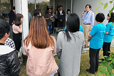 新規支援者の歓迎会を開催