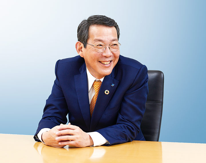 日本ガイシ株式会社　代表取締役社長　小林茂（こばやし　しげる）の写真です。