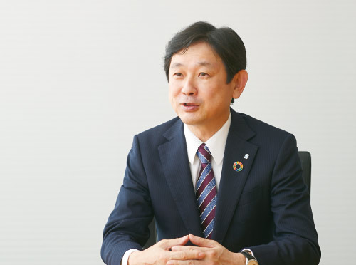 取締役常務執行役員 神藤 英明の写真です。