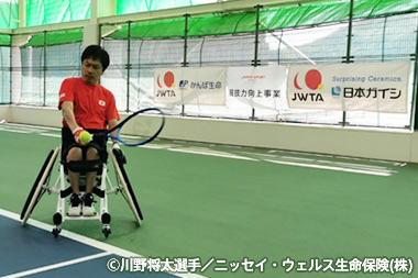 車いすテニス選手の練習風景2