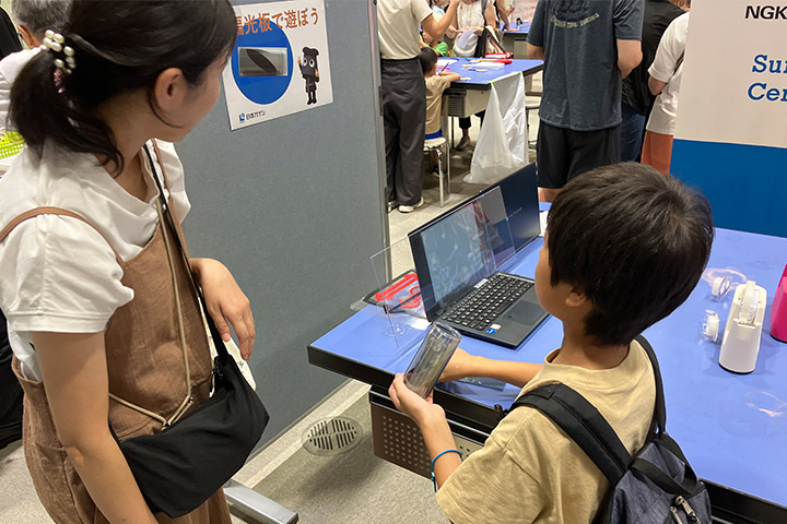ブースに訪れた参加者