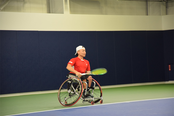 デモンストレーションを行う川合選手